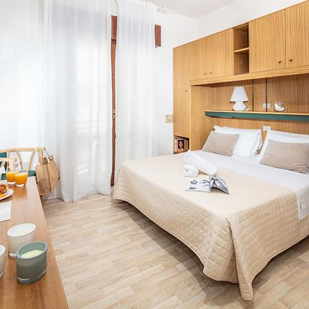 Hotel Astor ลิโดดิเยโซโล ภายนอก รูปภาพ